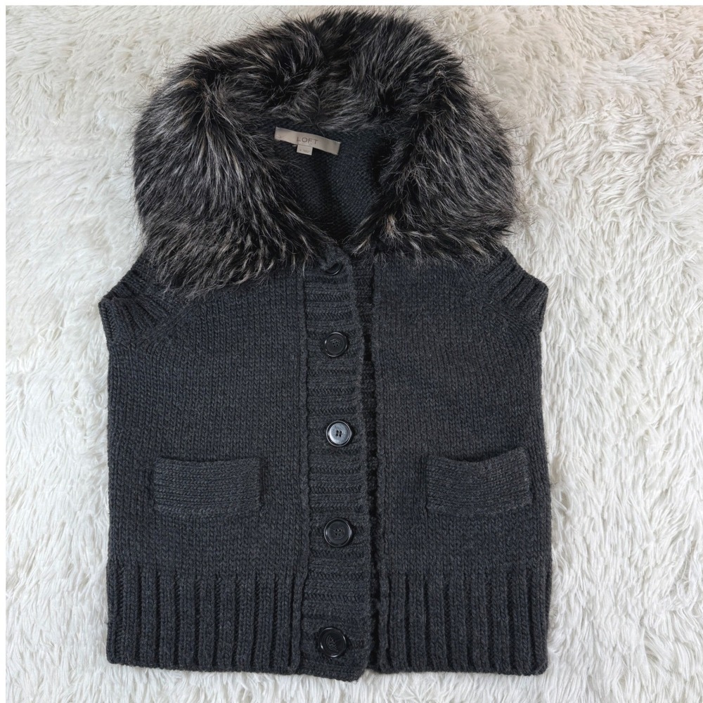 LOFT Women's Small Charcoal‎ Gray Wool Knit Vest Faux Fur Collar Button Front